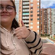 Soy profesora de inglés tanto para niños como para adultos, hago ejercicios tanto prácticos como teóricos para que así se genere más conocimiento